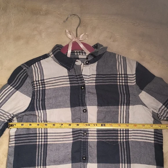 Fall Flannels 💕 - Picture 4 of 7